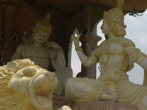 Statua Colore Giallo Del Signore Krishna Arjuna Bhagavad Gita Canto — Foto Stock