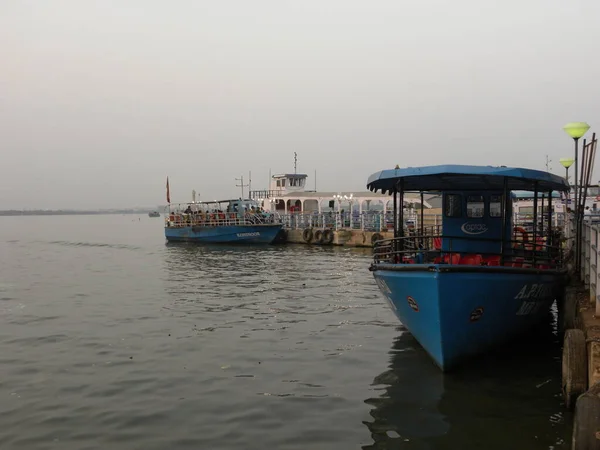 Lodě Jezera Hussain Sagar Mezi Dvěma Městy Secunderabad Hyderabad — Stock fotografie