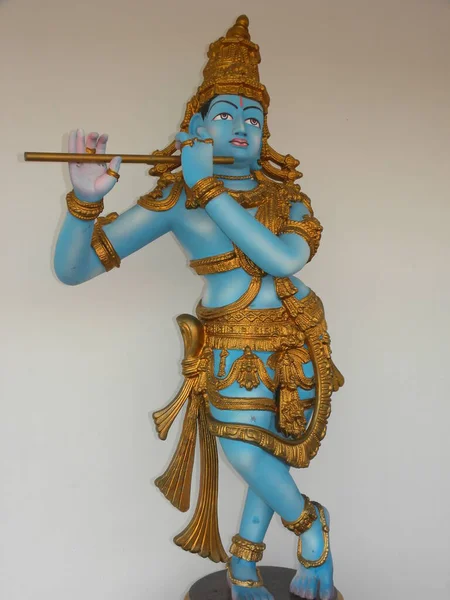 Blå Och Gyllene Staty Lord Krishna Med Flöjt Vid Ramoji — Stockfoto