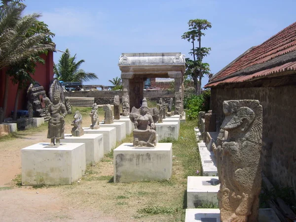 Antigas Estátuas Pedra Cor Marrom Divindades Hindus Fora Museu Governo — Fotografia de Stock