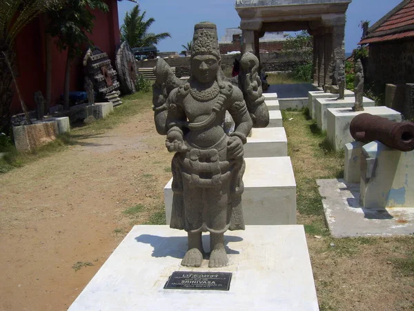 Antigua Estatua Piedra Color Marrón Deidad Hindú Masculina Srinivasa Una — Foto de Stock