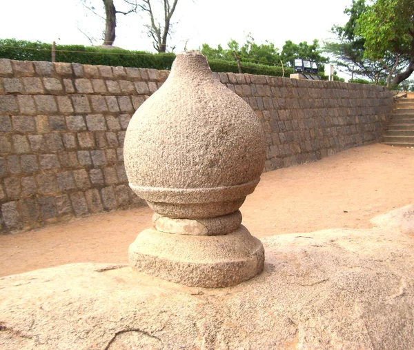 Antigua Estatua Piedra Color Marrón Estructura Esférica Forma Bola Pancha — Foto de Stock