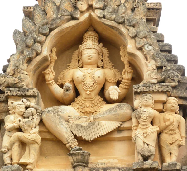 位于Shravanbelagola的Vindhyagiri山寺庙建筑群墙上的古代米色女神石像 — 图库照片