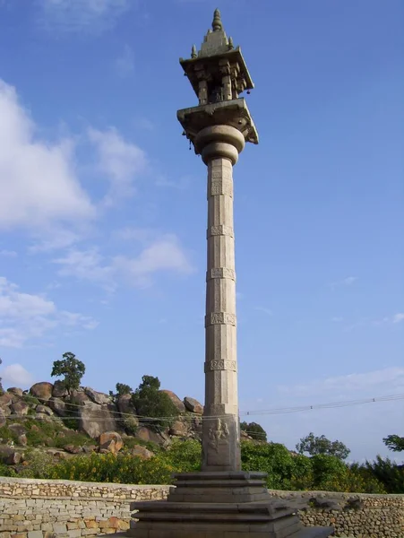 Vysoká Hnědá Barva Manasthambha Pilíř Nejvyšší Mezi Volně Stojící Pilíře — Stock fotografie