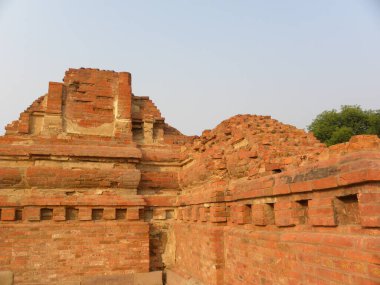 Çunar kumtaşından yapılmış Monolitik korkulukların antik kalıntıları Mauryan cilası, Sarnath