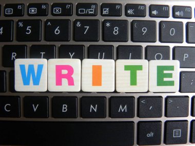 Klavye arkaplanına Kelime Yaz