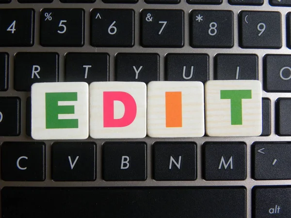 Klavye arka planında Kelime Düzenleme