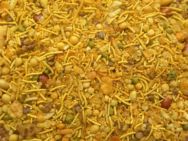 Sarı Hint baharatlı çerezi Namkeen karışımı nohut mercimek ya da Chana dal