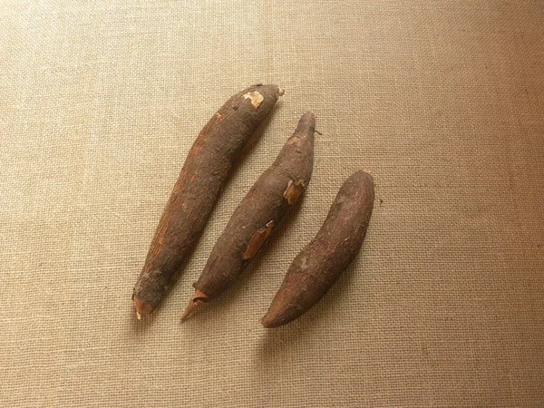 Barna Egész Cassava Gyökér Vagy Manihot Esculenta — Stock Fotó