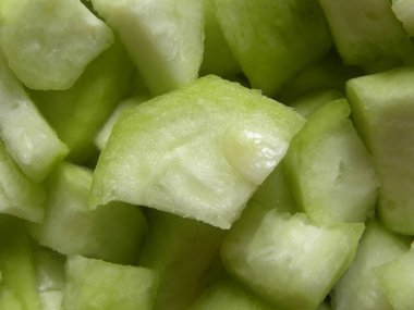 Kırpılmış yeşil renkli kabak ya da Luffa akutangula.