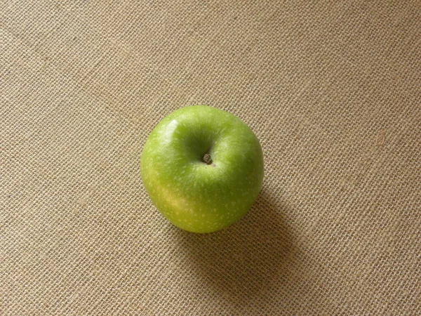 Green Color Ripe Whole Granny Smith Apple — Stock Photo, Image