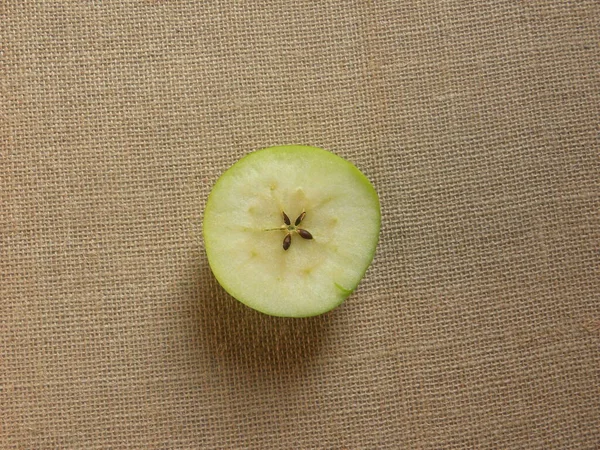 Scheiben Geschnittene Grüne Farbe Reifer Granny Smith Apfel — Stockfoto