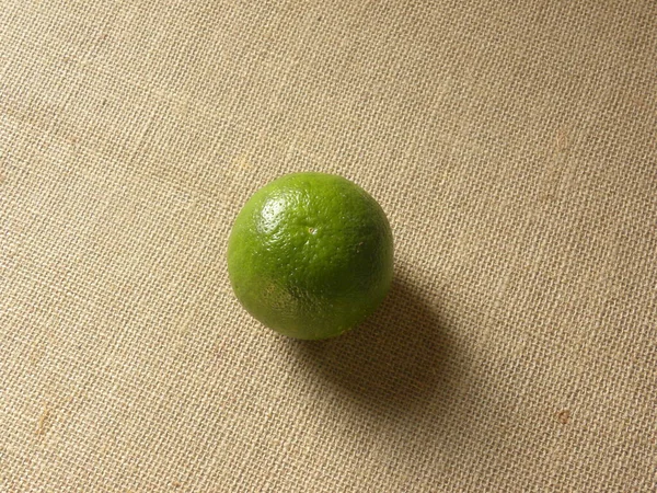 Green Whole Unripe Sweet Lime Fruit Citrus Limetta — Stock Photo, Image