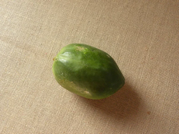 Groene Kleur Hele Rauwe Onrijpe Papaja Fruit — Stockfoto