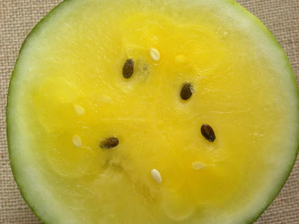 Schnittquerschnitt Detail Der Gelben Farbe Geschnitten Reife Wassermelone — Stockfoto