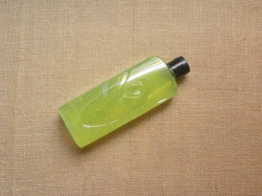 Yeşil renk vücut yıkama şişesi