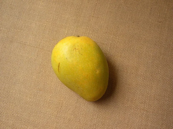 Žlutá Barva Zralé Celé Čerstvé Banganapalli Mango — Stock fotografie