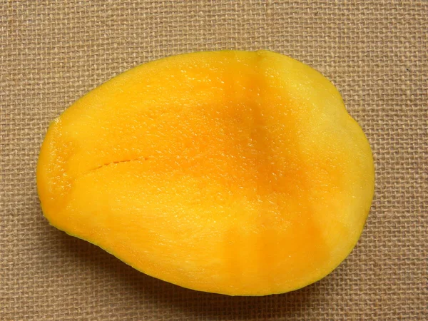 Řez Průřez Detail Žluté Barvy Zralé Čerstvé Banganapalli Mango — Stock fotografie