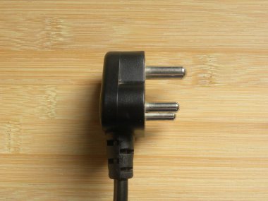 3 pin siyah erkek güç dolgusu