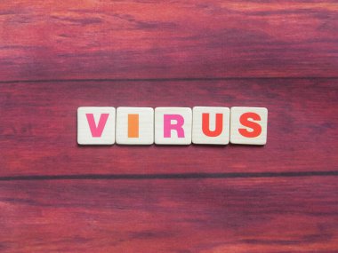 Tahta zemin üzerinde kelime virüsü