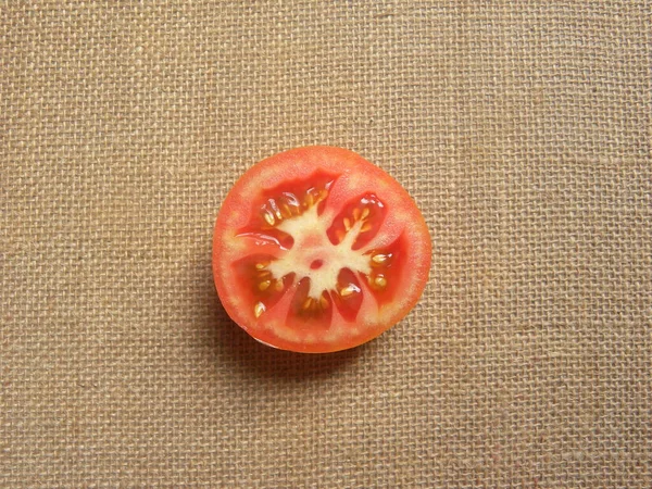 Couper Moitié Tomate Mûre Fraîche Couleur Orange — Photo