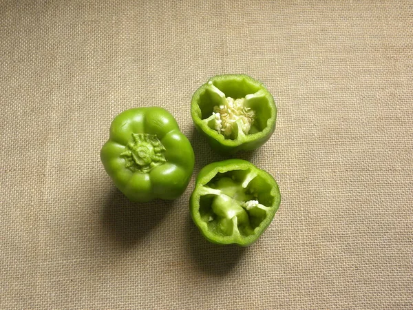 Whole Cut Green Color Raw Bell Peppers — Stock Photo, Image