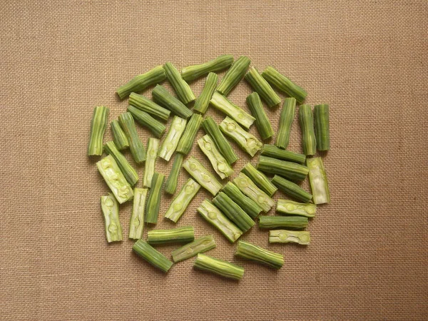 切碎的绿色生鲜干燥条 — 图库照片