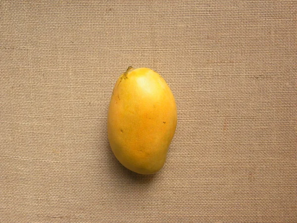 Κίτρινο Χρώμα Ολόκληρο Ώριμο Φρέσκο Mallika Μάνγκο — Φωτογραφία Αρχείου