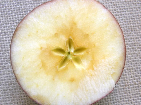 Corte Detalle Sección Transversal Manzana Roja Deliciosa Fresca — Foto de Stock