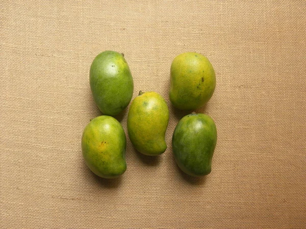 Color Verde Entero Maduro Fresco Neelam Mangos —  Fotos de Stock