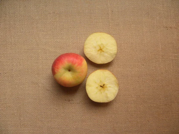 Pommes Fuji Fraîches Mûres Entières Coupées — Photo