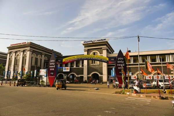 Kerala, Hindistan - 07 Eylül 2019: Thiruvananthapuram Merkez Tren İstasyonu veya Trivandrum kentindeki Thampanoor Hint tren istasyonu.