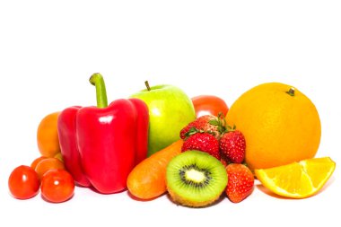 Beyaz arka planda meyve ve sebzeler