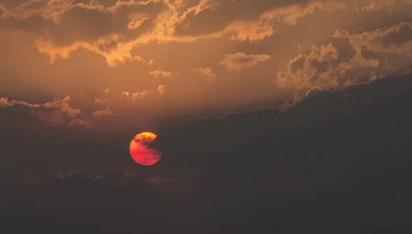 Puesta Sol Con Fondo Naturaleza Nube — Foto de Stock