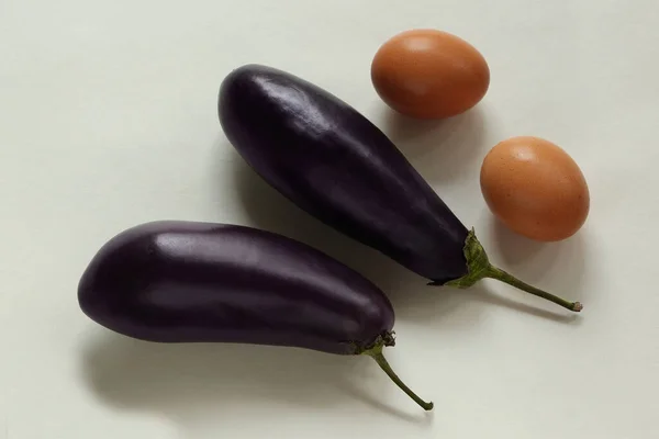 Eggplants Eggs White Background Food Vegetables Good Nutrition — Stock Photo, Image