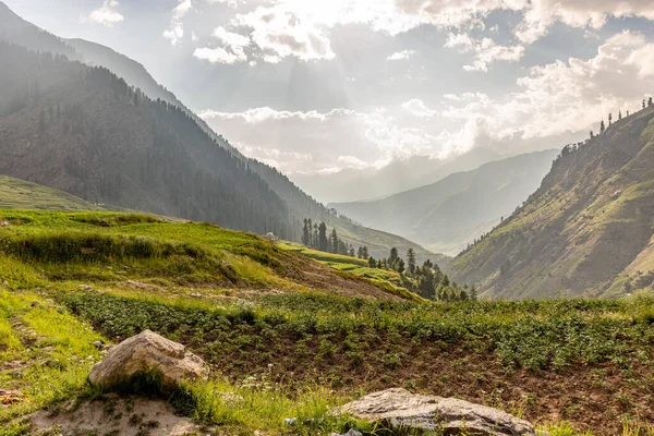 Naran Pakistan 'daki en iyi tepe manzarası