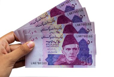 Pakistanlı 50 Not, yakın plan, beyaz arka plan izole edilmiş.