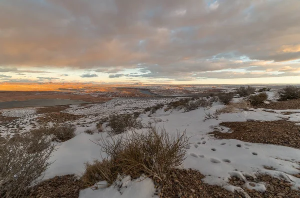 Krajobraz Arizona w czasie zachodu słońca po burzy śnieżnej — Zdjęcie stockowe