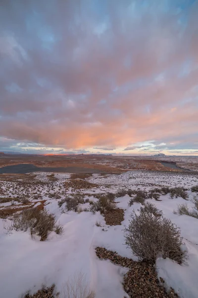 Tempo di tramonto dopo la tempesta di neve visto da Wahweap Overlook Viewpoin — Foto Stock