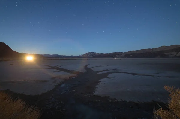 Racetrack Playa Death Valley Nemzeti Parkban Egy Tiszta Éjszakán Végtelen Jogdíjmentes Stock Fotók