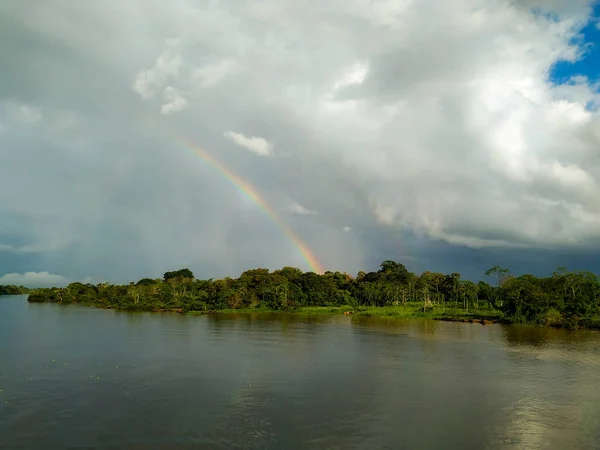 Rio Amazonas Reflexos Nuvens — Fotografia de Stock