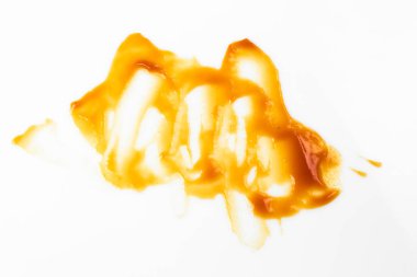 Beyaz arka plan üzerinde izole salça. Kırmızı ketçap su sıçramalarına izole üzerinde beyaz arka plan, üstten görünüm