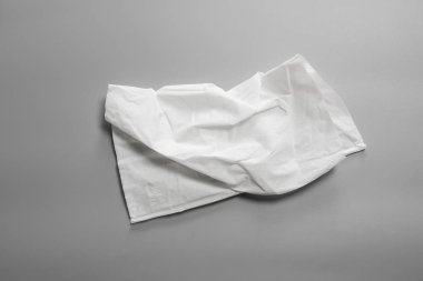 Gri arkaplanda beyaz dokular