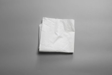 Gri arkaplanda beyaz dokular