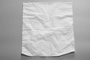 Gri arkaplanda beyaz dokular