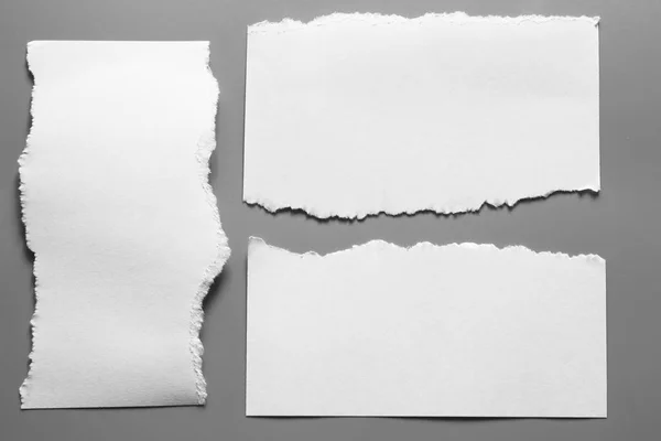 Papel Blanco Roto Sobre Fondo Gris Colección Papel Rasgar — Foto de Stock