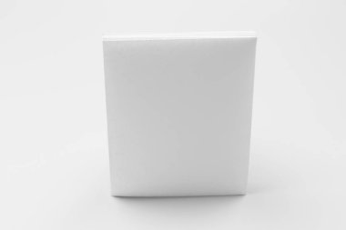 Boş portre mock-up kağıt. gri, değiştirilebilir arka plan izole broşür dergi / beyaz kağıt izole gri üzerine