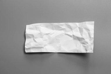 Boş portre mock-up buruşuk Kağıt. gri, değiştirilebilir arka plan izole broşür dergi / beyaz kağıt izole gri üzerine