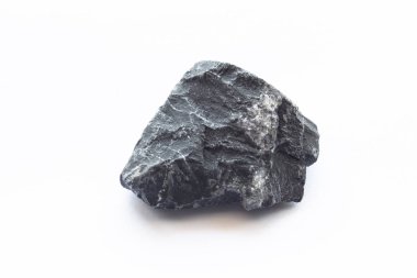 Beyaz arka planda siyah taş. Farklı kaya