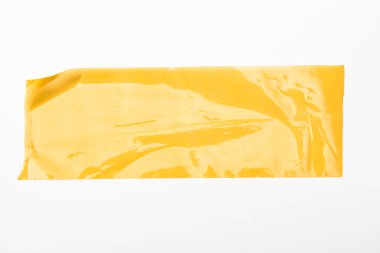 Ve sarı kasetler beyaz arka plan üzerinde ayarlayın. Yatay ve farklı boyut sarı yapışkan bant, yapıştırıcı parçaları yırtılmış.